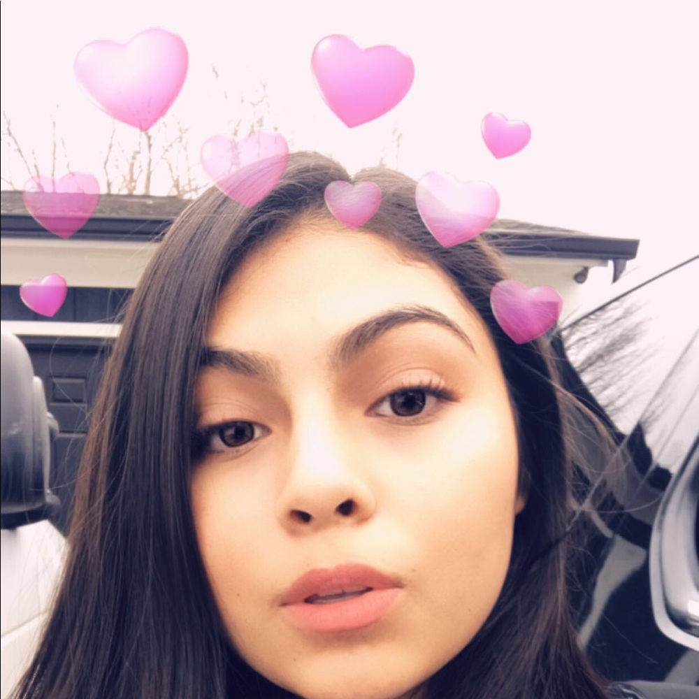 Meet your Posher, Lorena